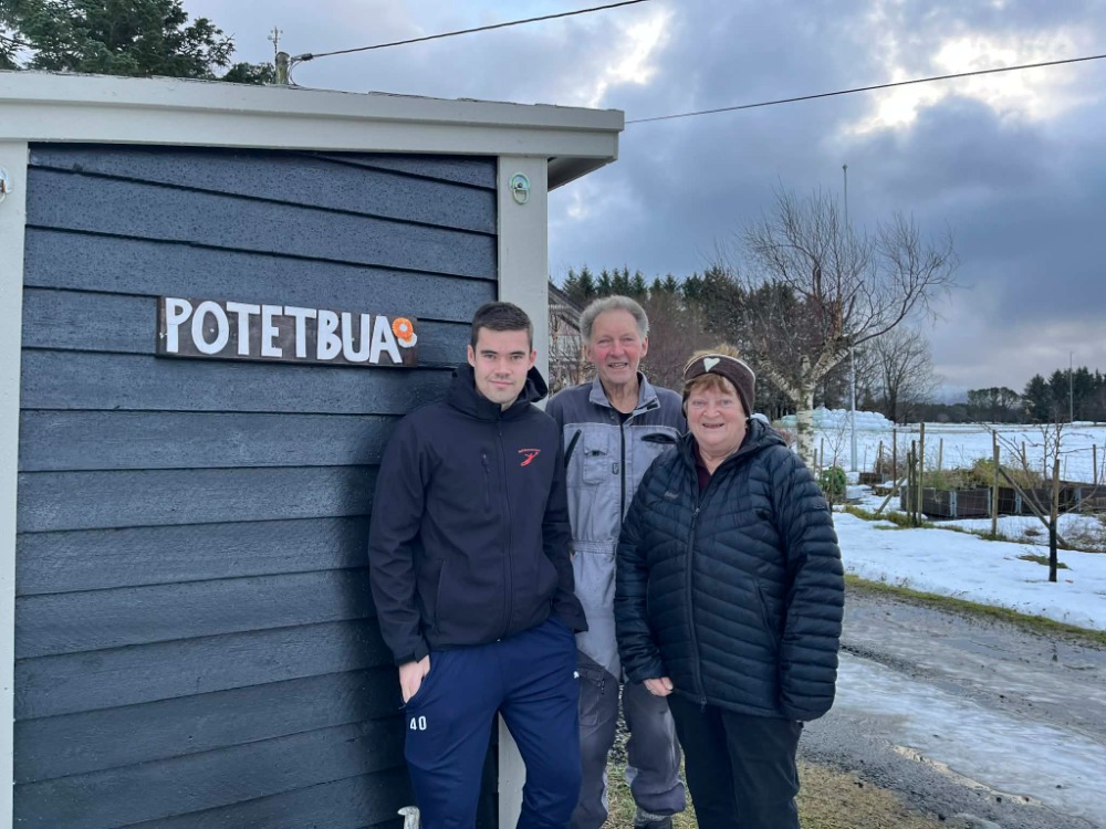 Tusen takk til Hjelmås Gård!